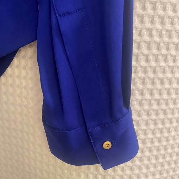 Diane Von Furstenberg cobalt blue silk wrap top size 6 - Picture 3 of 3